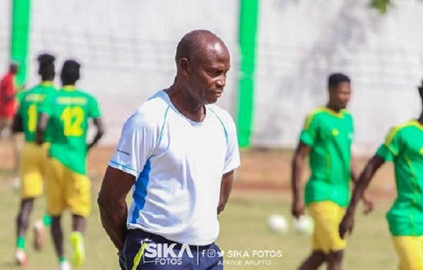 Breaking News: Aduana Stars Coach W. O. Tando Facing Sack for Attacking Maxwell Konadu