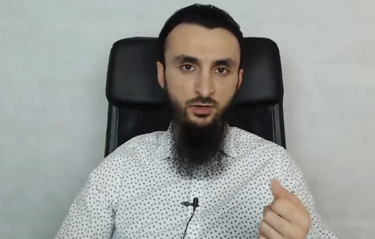 Chechen Blogger Tumso Abdurakhmanov 'Survives Hammer Attack'