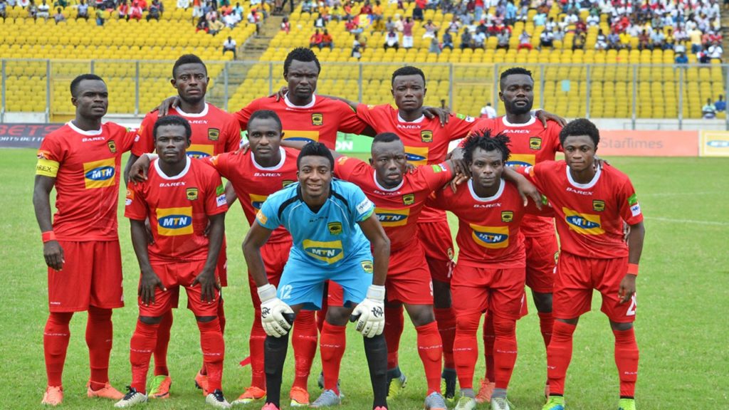 Kumasi Asante Kotoko Receive GH₵710,000 donation from Otumfuo