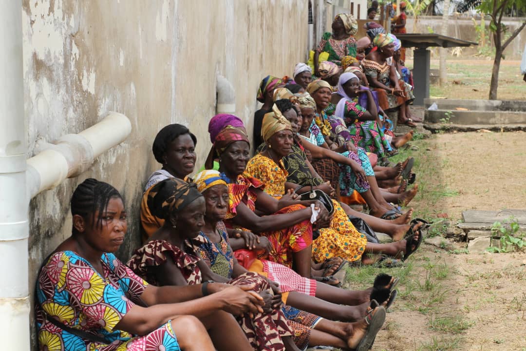 Photos: Residents of Tease Depend On Seep Well As Borehole Breakdown