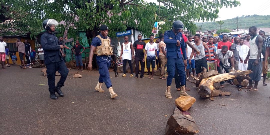 E/R: Assembly Member Blocks Residents Fleeing From Krobo Area