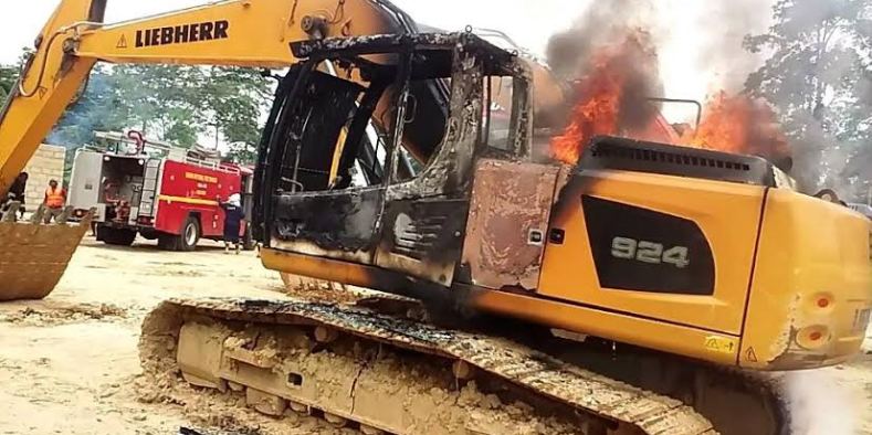 Kwahu Praso: Angry Residents Attack Mining Company, Set Fire Into Mining Equipment