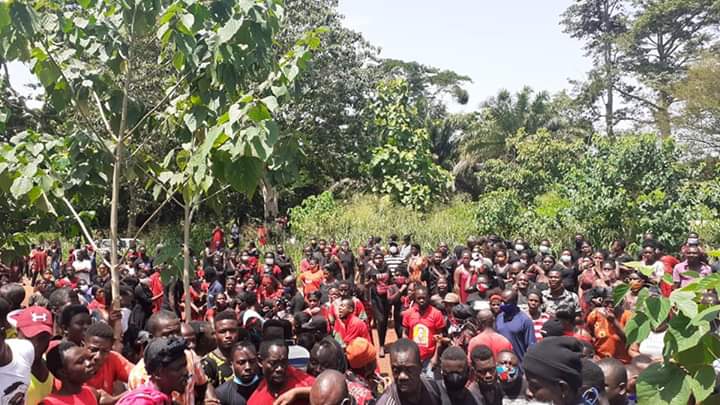 Kwahu Tafo Residents Defy Burial Order as Large Mourners Throng Cemetery