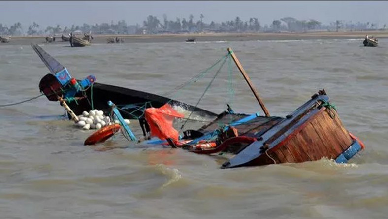 10 Rescued, 15 People Feared Dead after Boat Capsized on Volta Lake