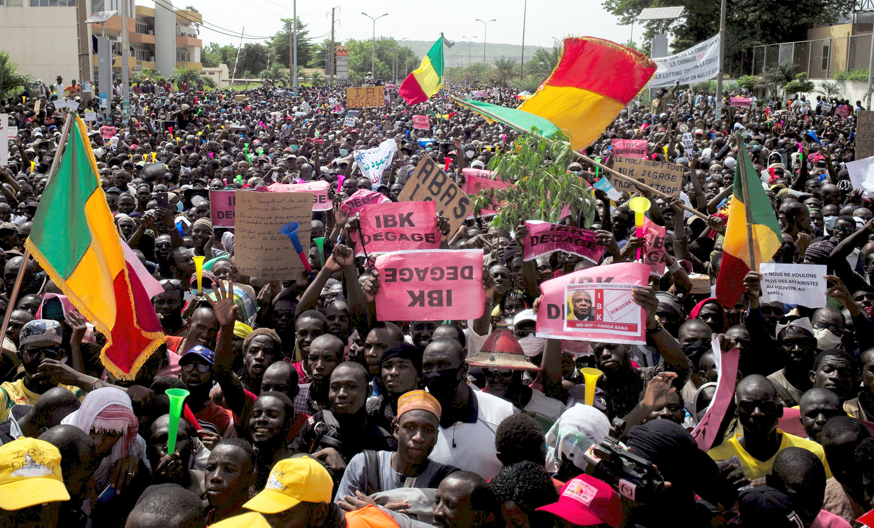 Sea of Protesters Demand Mali President Steps Down