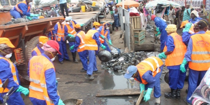 Koforidua:Zoomlion Workers On Strike Over Unpaid Salaries, Filth Engulfs Town