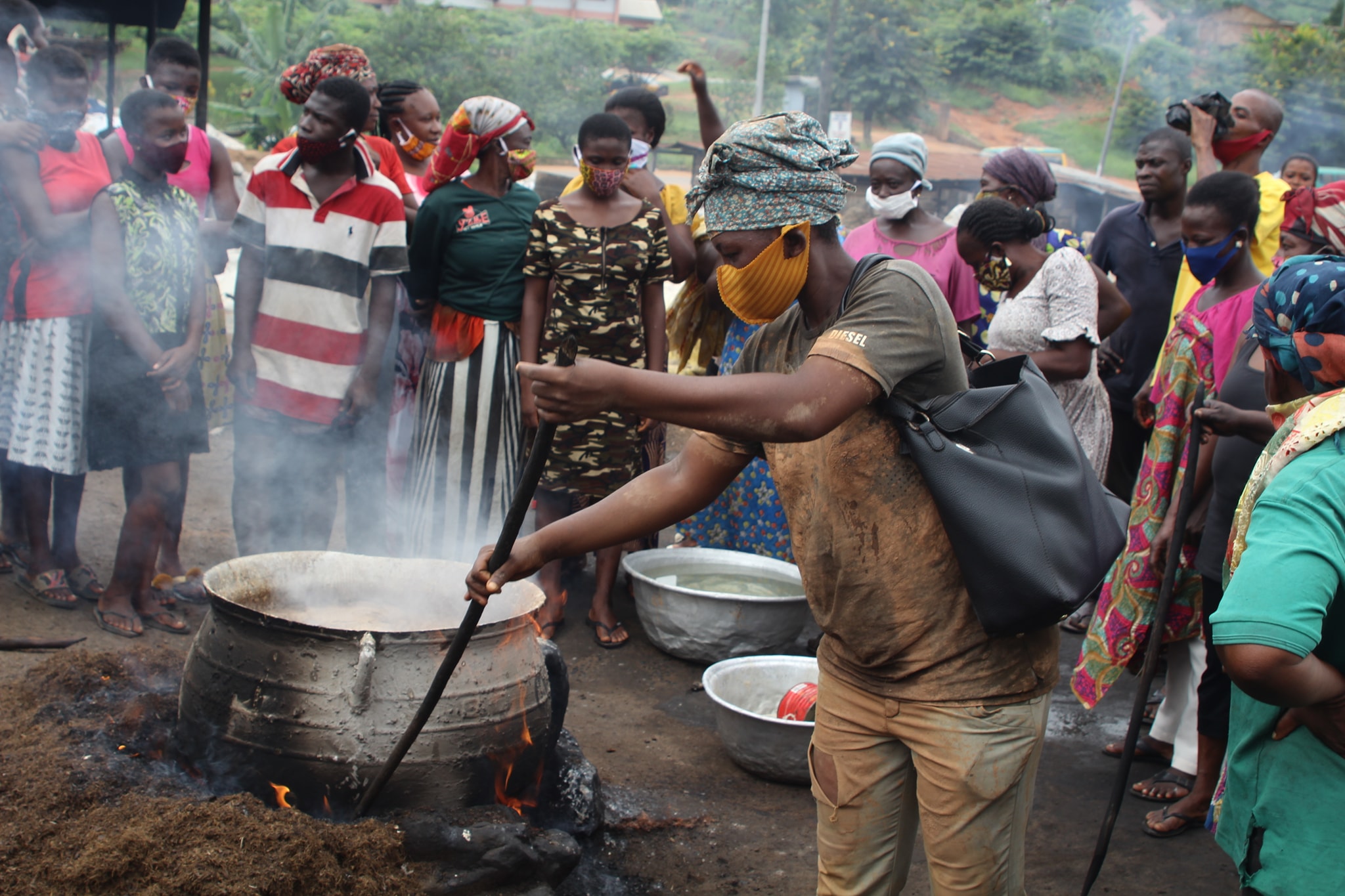 E/R: Plan Int. Ghana Trains Women to Produce Soaps from Palm Kernel Oil in Koforidua Ada