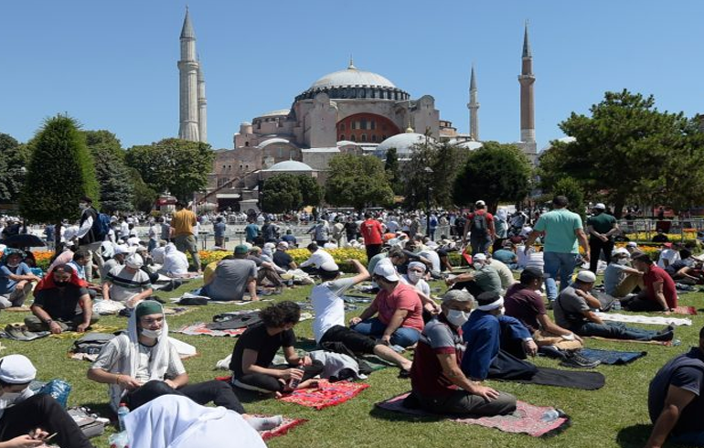 Hagia Sophia: Former Istanbul Museum Welcomes Muslim Worshippers