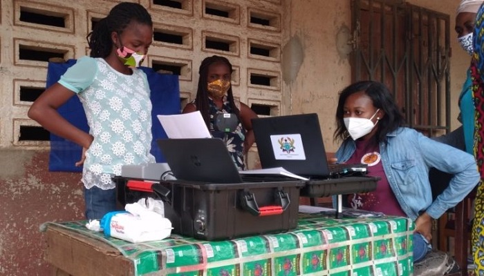 Parents, Residents of Akyem Kukurantumi Sympathizes With Bright SHS