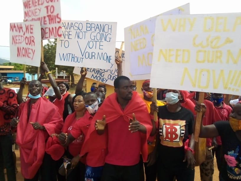 Defunct GN Bank Customers Demonstrate Over Locked Up Funds