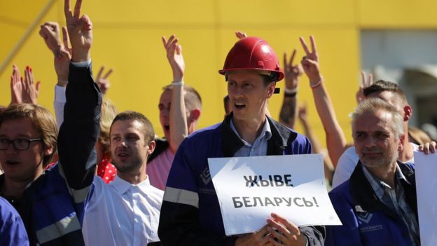 Belarus Protests: Workers Boo Lukashenko As Election Unrest Spreads