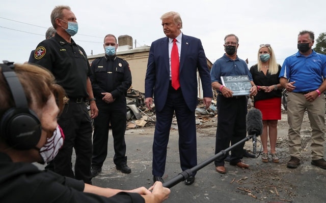 Trump Visits Kenosha to Back Police after Shooting