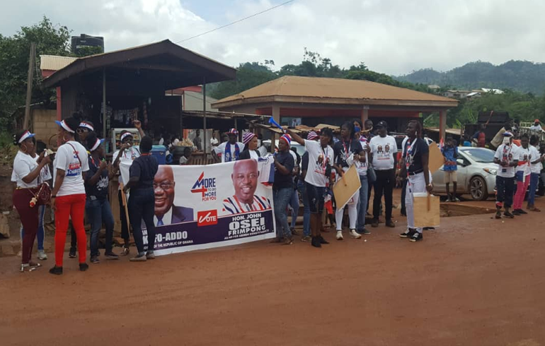 E/R: Akufo-Addo Get Rousing Welcome  At Nkawkaw