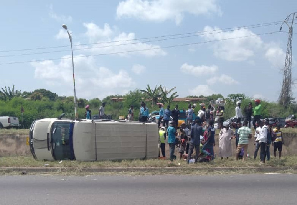 E/R: Bus Somersaults after Crushing 52-yr-old to Death, 7 Persons Injured