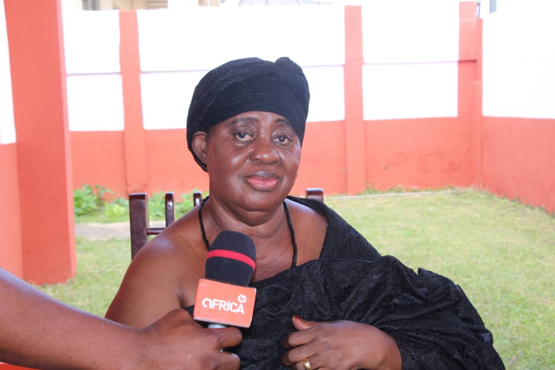 Akyem Tafo Queenmother, Chief Storm W.B.M Zion SHS Over Flogging of Students