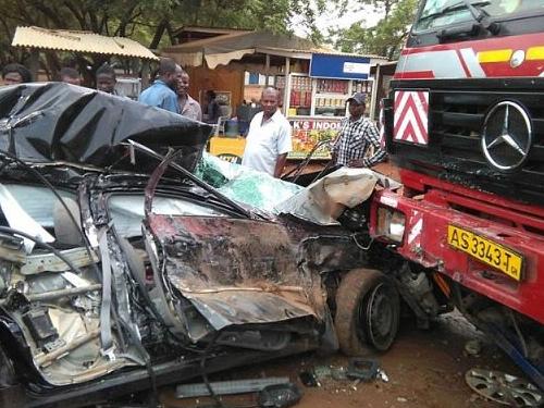 E/R: Head-On Collision between Two Trucks Leaves Two Dead, One Injured In Suhum