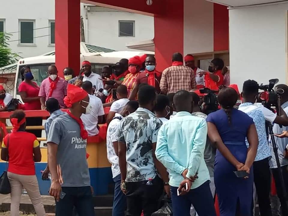 Photos – Hearts of Oak Fans Besiege Club Headquarters, Demand Immediate Reconstitution of Board