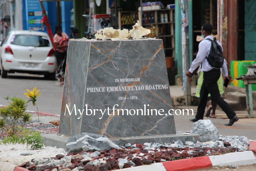 Daasebre Oti Boateng Sparks Confusion over Demolishing of Statue at Prince Boateng Roundabout in Koforidua