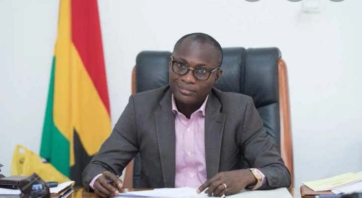 West Akyem MCE Is Incompetent, Failure, And Disrespectful, Don't Reappoint Him - Asamankese Youth