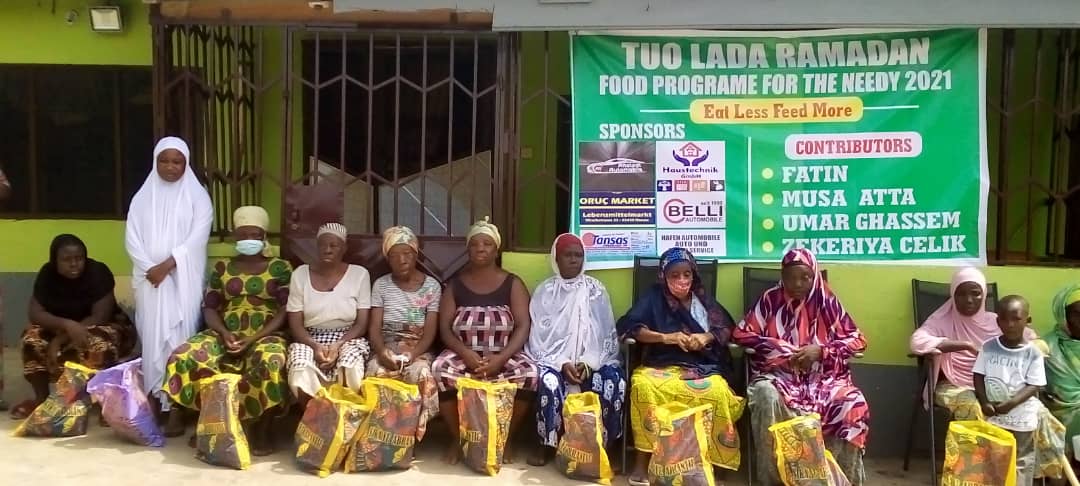 Ramadan:  Muslim Group Donates To the Needy at Nsawam-Adoagyiri