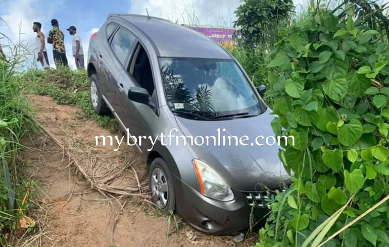 Akyem Tafo: Female Driver Crashes After Attempt To Avoid Running Over Motor Rider And Pillion Involved In Accident