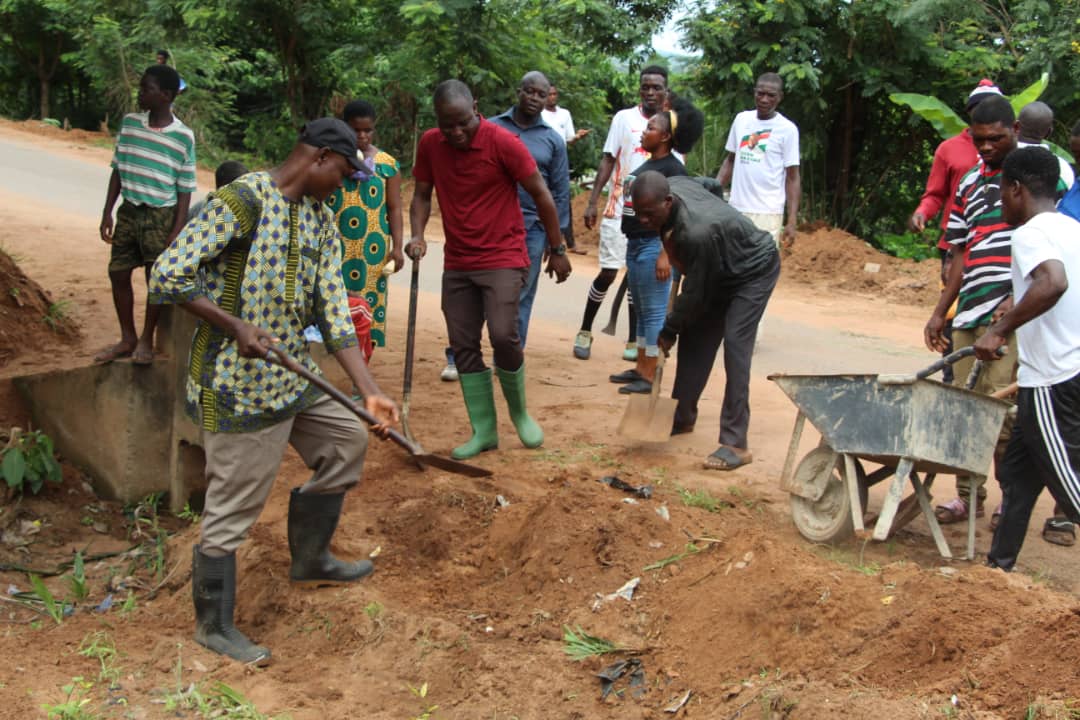 E/R: MP Organizes Communal Labor to Repair Deteriorating Koforidua to Asesewa Highway