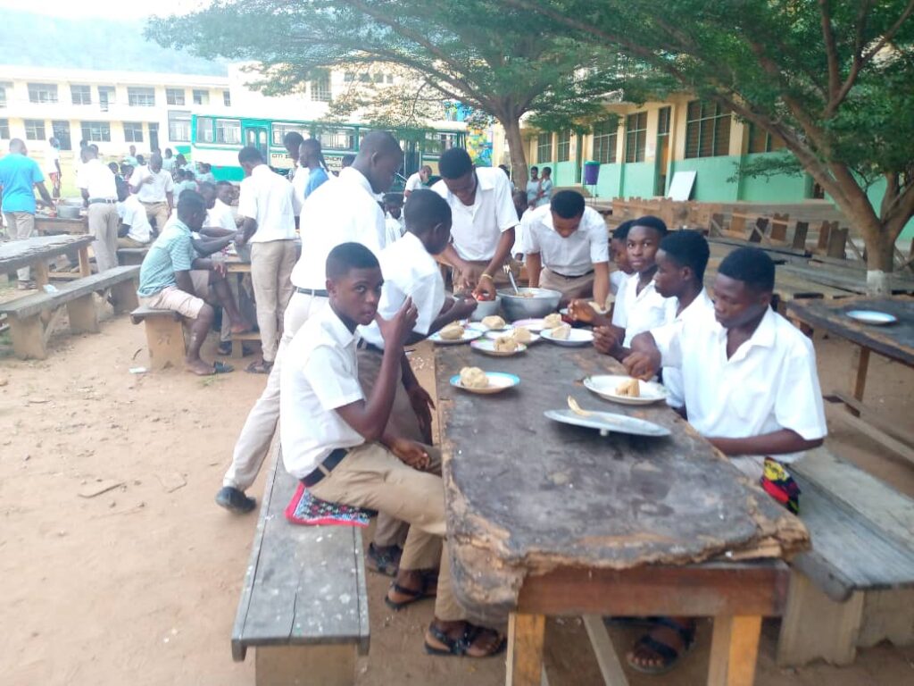 E/R: Oti Boateng Orders Contractor to Provide Makeshift Dining Hall for Students of OBOSS