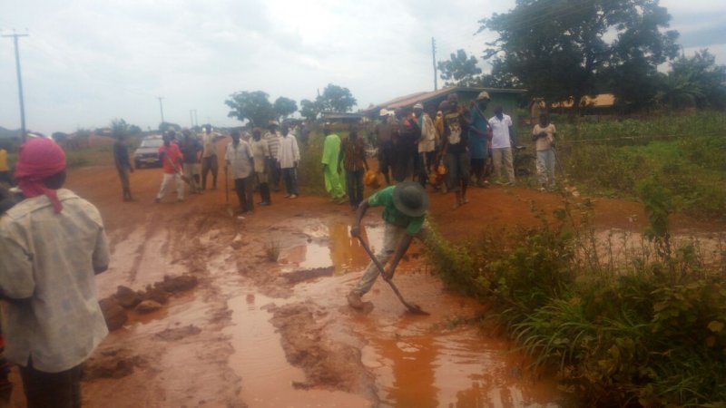 C/R: Youth Decry Rampant Robbery Attacks and Miscarriages as a Result of Bad Roads