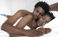 4 Reasons Why Couples Should Sleep Naked