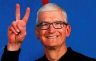 Apple Chief Executive Tim Cook Gets $750m Payout