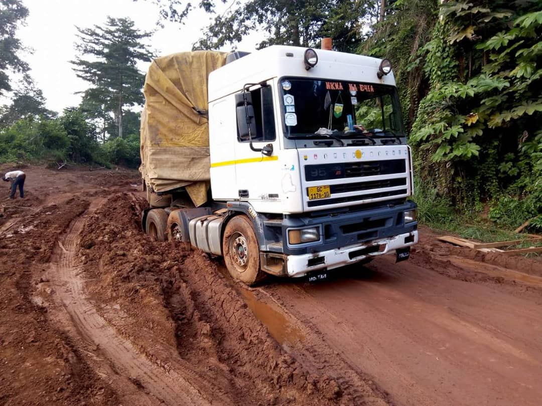 W/R: Pay Contractors To Construct Our Bad Roads - Wassa East Farmers Tells Government