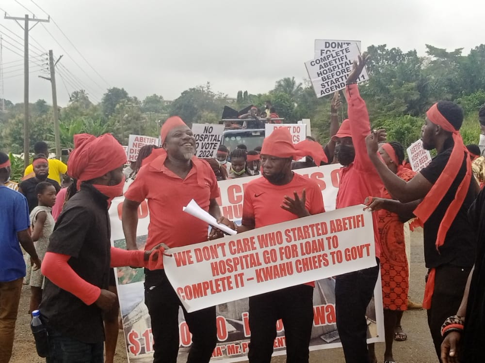 Kwahu East Residents Demonstrate Over Abandoned Hospital