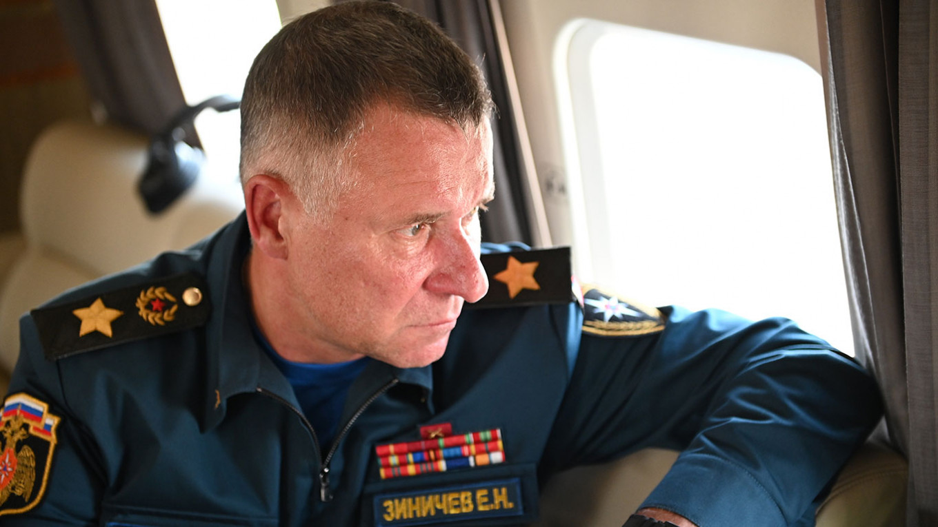 Russian Emergencies Minister Zinichev Dies on Arctic Drill