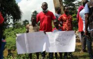 E/R: School Children Stranded as Footbridge Collapses