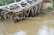 E/R: Farmers in 12 Communities Demonstrate Over Collapse of a Bridge at Okorase-Domeabra Mmetiamu