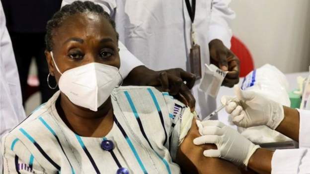 Nigeria to Bar Unvaccinated Civil Servants from Offices