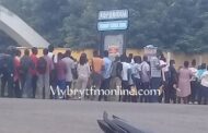 Koforidua: Queue by Applicants for Immigration Service Reaches Galloway from SECTECH School