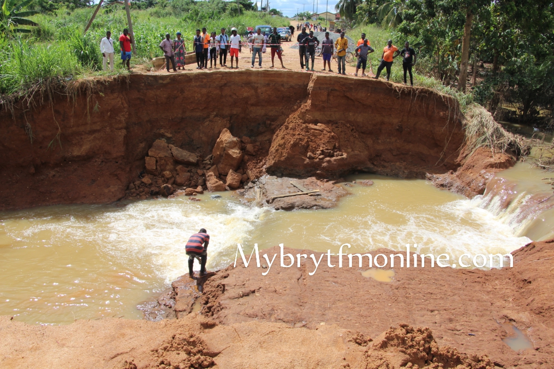 E/R: Reconstruction of Nyamekrom Bridge to Be Completed Within 6 Weeks