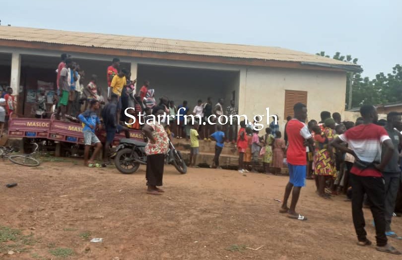 Afram Plains: Residents Besiege Police Station over Arrested Robbery Suspect