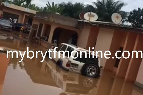 Koforidua: Nyamekrom Residents Stranded as Flood Carries Away Makeshift Bridge, Submerges Homes