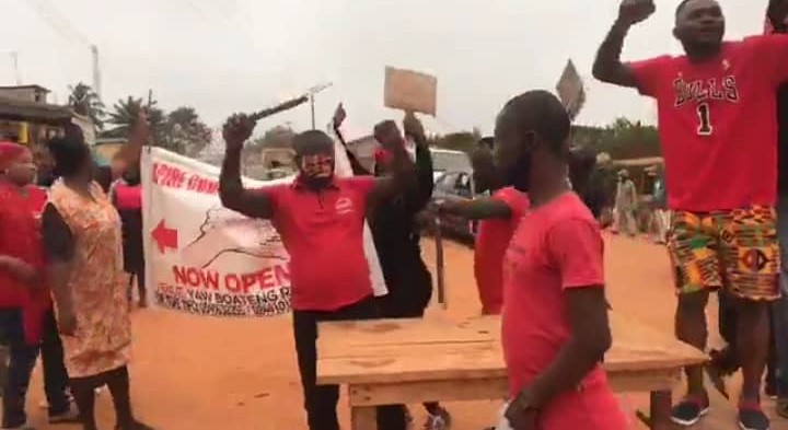 Santansi Apire Demonstrate Over Poor Road Few Hours after Akufo-Addo Taunted Massive Roads