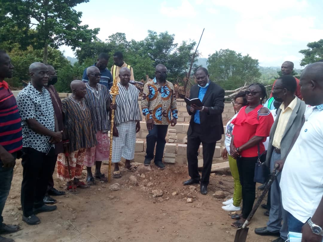 Fanteakwa North: MP Compelled to Cuts Sod for 5 Classroom Blocks after Parents Abandon Public Schools