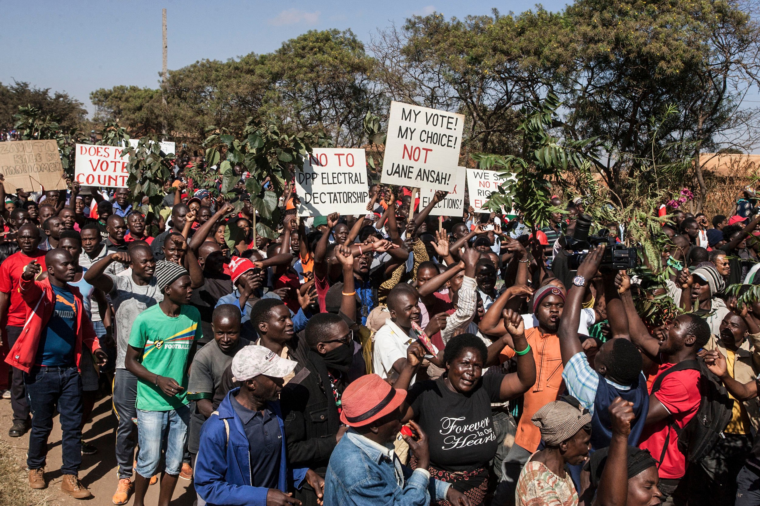 Malawi President Cancels Public Engagements amid Protests