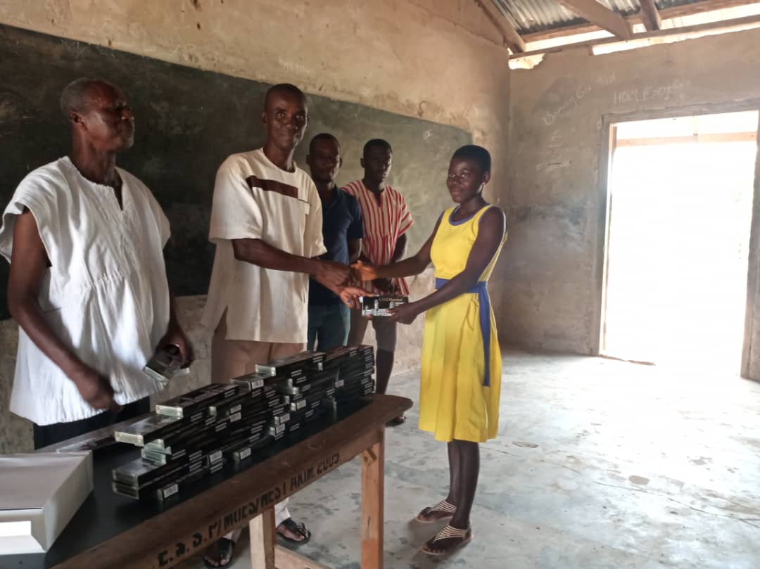 Chief Donates Mathematical Sets to BECE Candidates