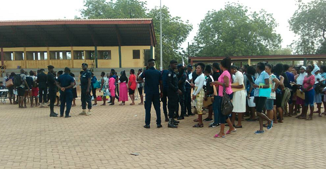 Police to Provide Canopies and Chairs for Applicants during Screening