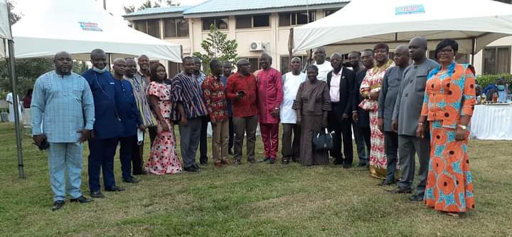 E/R Minister Honors Former Minister, Deputy, Others