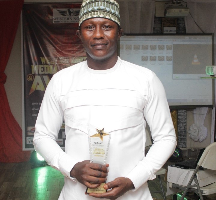 Hamza Mohammed Wins Western North Best Male Newscaster Award