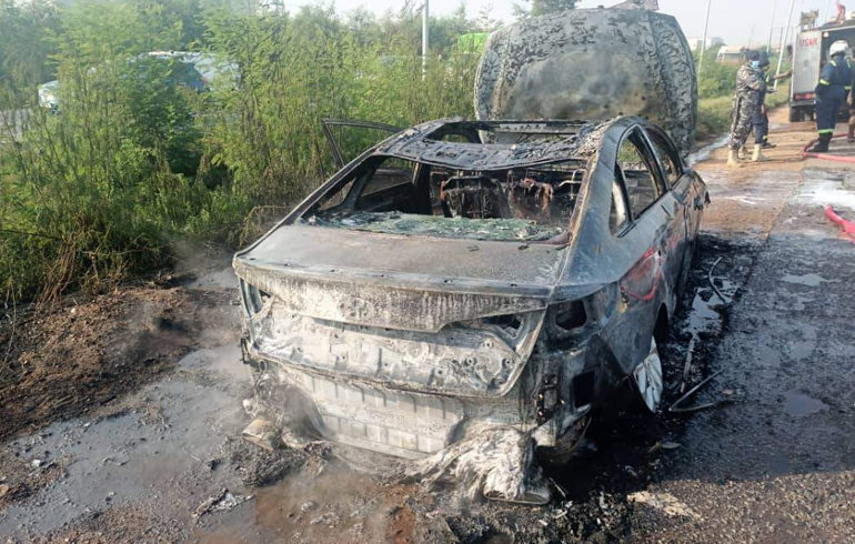 Hyundai Sonata Burn Completely On The Tema Motorway