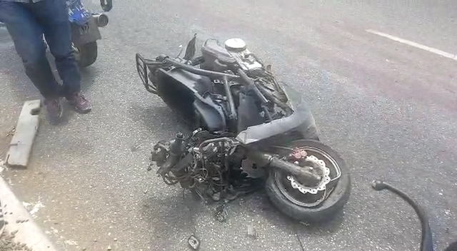 E/R : Motor Rider Crushed To Death At Abenase