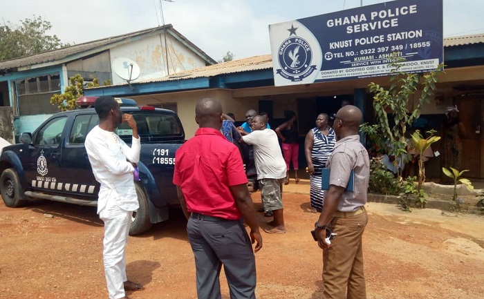 Supporters of Journalist, Bobbie Ansah Storm Police Station